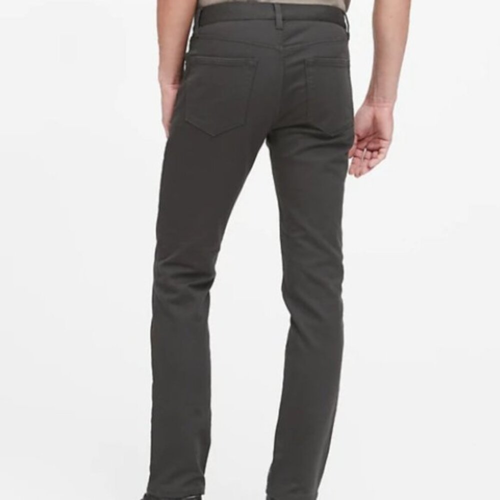 Banana Republic Men's 32/30 Traveler Pants Blue Slate Athletic Taper Fit